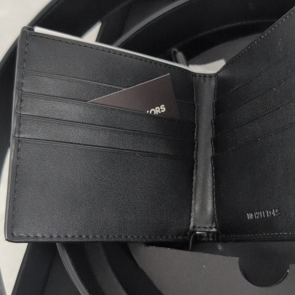 Belt & Wallet Set By Michael Kors NEW !!!
